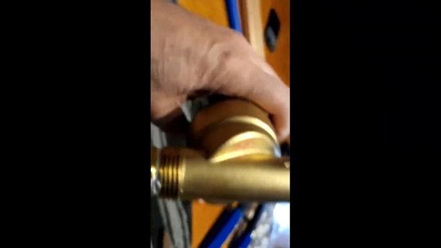 Spin down filter setup for the cottage.Using PEX .plus a leak repair смотреть онлайн
