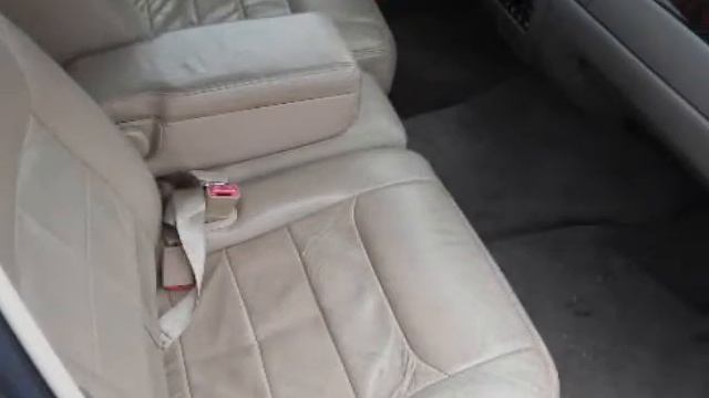 1998 LINCOLN Town Car 4dr Sdn Signature