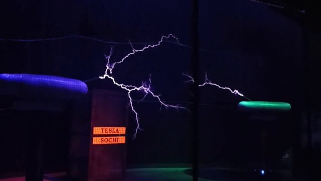 Шоу в музее Тесла в Олимпийском парке смотреть онлайн