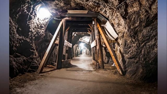 A giant botnet is forcing Windows servers to mine cryptocurrency смотреть онлайн
