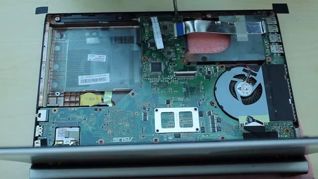 Asus u46e u46e-bal6 laptop disassembly remove motherboard/hard drive/heatsink etc.. смотреть онлайн