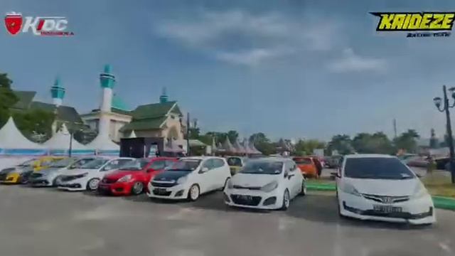 waktu itu kami ikut meramaikan kontes komunitas KDC смотреть онлайн