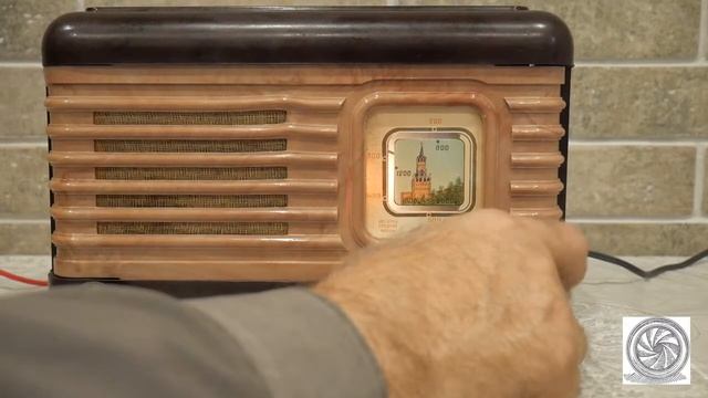 Vintage rare bakelite radio Moskvic, Old USSR Radio Moskvich смотреть онлайн