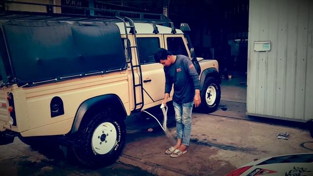 Land Rover DEFENDER With Mobile Shower 🇰🇭 смотреть онлайн