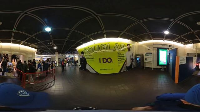 Downtown - Skytrain - Burrard Station - Walk to Platform 360 смотреть онлайн