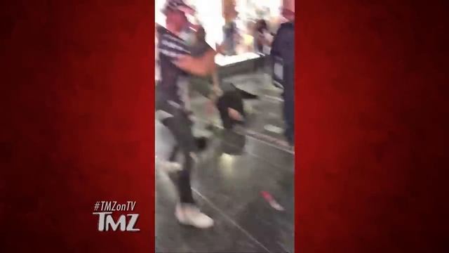 HUGE Fight At Trump's Hollywood Star! | TMZ TV смотреть онлайн