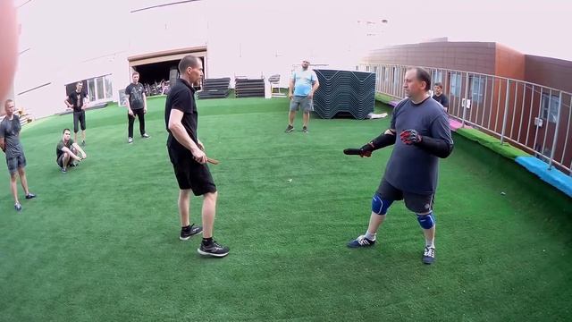 Варианты выхода на порез ноги. Ножевой бой. Tolpar old school. смотреть онлайн