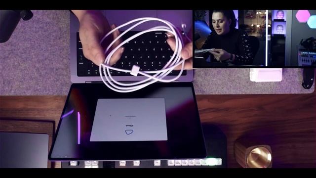 The One With The Macbook M1 Max vs Mac Pro Shootout смотреть онлайн