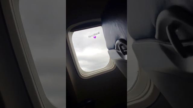 Oml It Was So Scary I Didn't Even Put Airplane Mode On Or My Seat Belt-we Had Alot Of Turbulenceeee