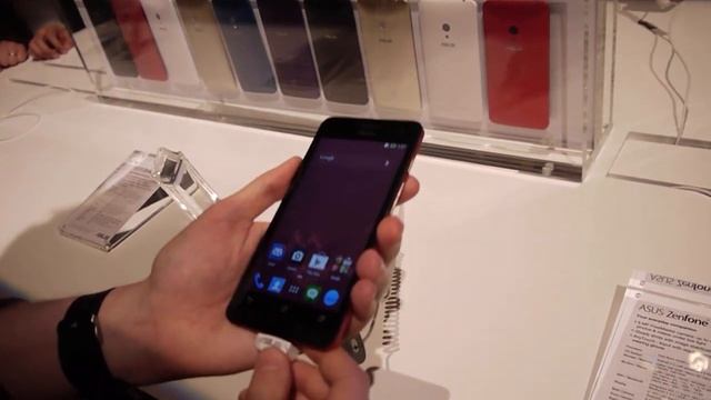 ASUS Zenfone 4, 5 and 6 hands-on смотреть онлайн