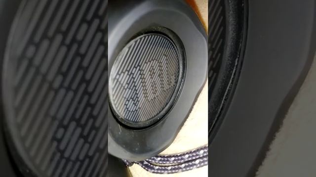 Bass test JBL FLIP 4 X2 . смотреть онлайн