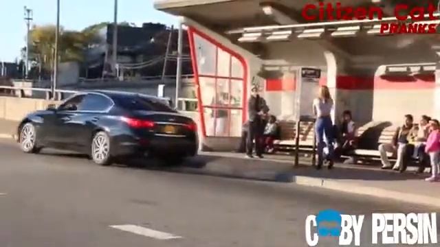 Повелась на золотой спорткар смотреть онлайн