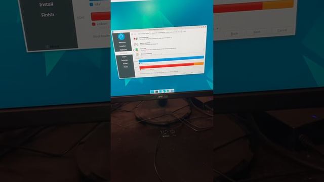 Installing Debian on Mini PC смотреть онлайн
