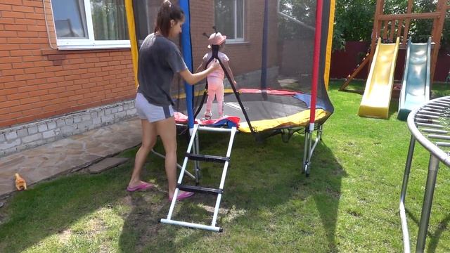 VLOG Выбила дверь и сбежала смотреть онлайн