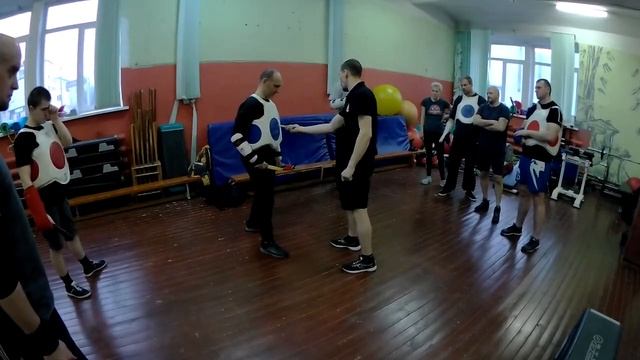 Фрагмент семинара по ножевому бою Tolpar Old school. Техника укола ножом. смотреть онлайн