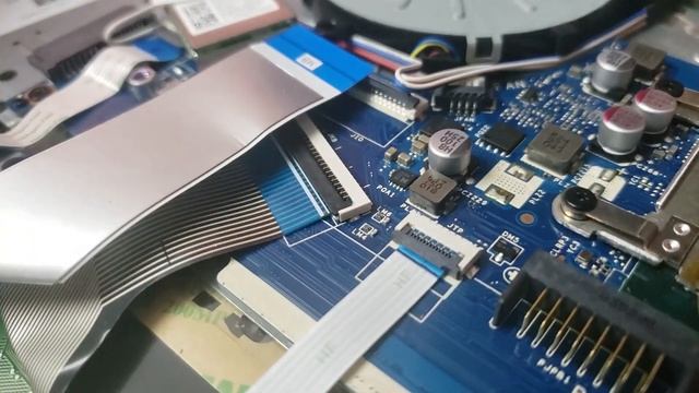 ලැප්ටොප් එකක් ගලවමු | How To Disassemble a Laptop For Cleaning & Upgrades | Sinhala смотреть онлайн