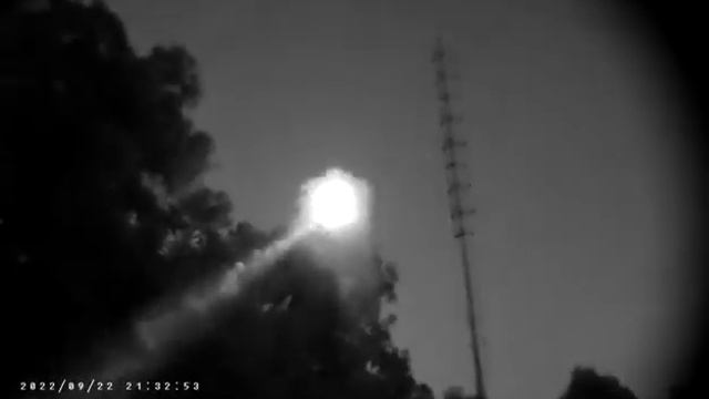 UnqieFire UF-2002D Vcsel 850NM/940NM IR Flashlight Night Test смотреть онлайн