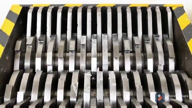 Shredding all Iphones ever made | satisfying shredding videos 2021 | shredding things with machine смотреть онлайн