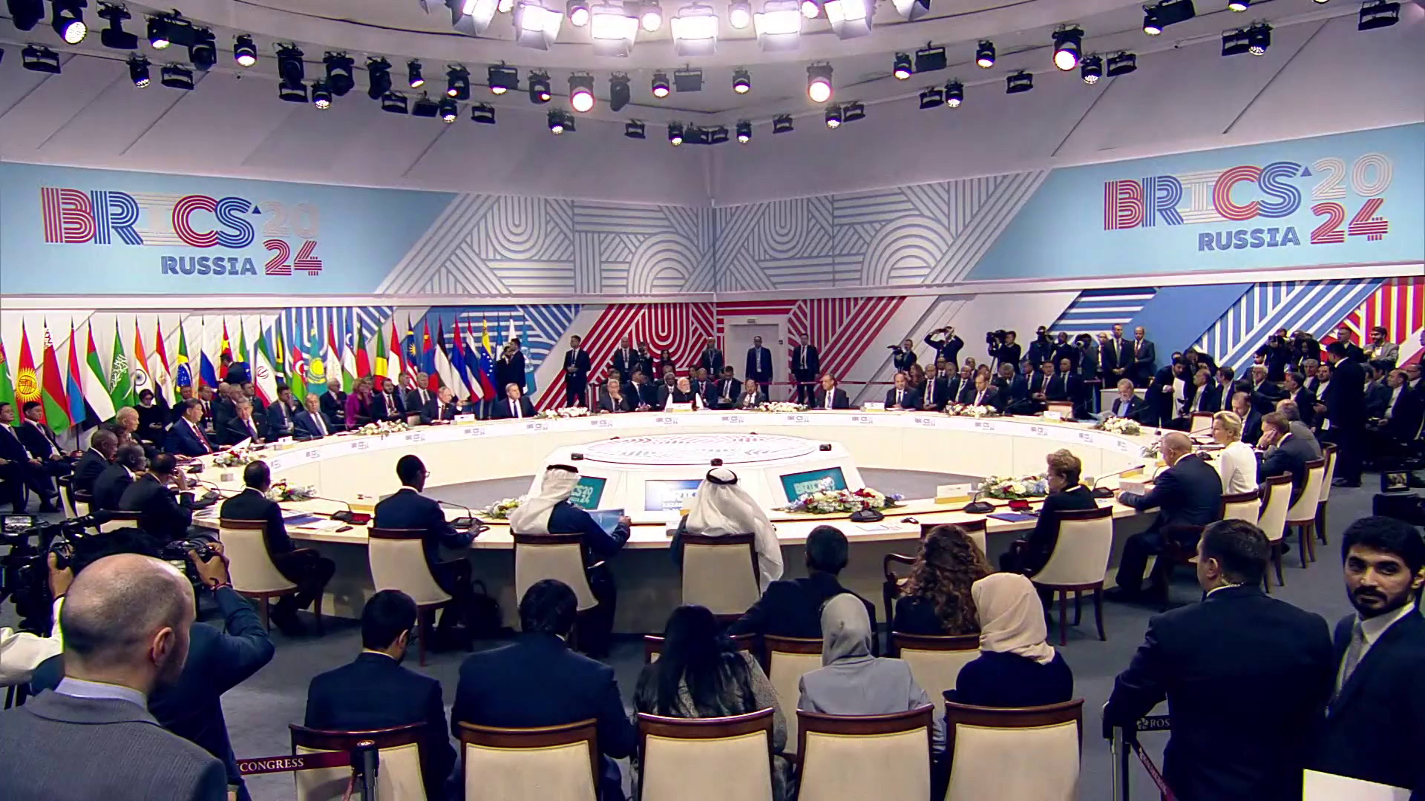 XVI саммит БРИКС, второй день ( расширенный состав ) [ 2024 ] смотреть онлайн