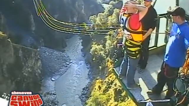 01 - My First Canyon Swing [For iPod Touch, iPod 5.5, Youtube, Facebook, Myspace].mp4 смотреть онлайн