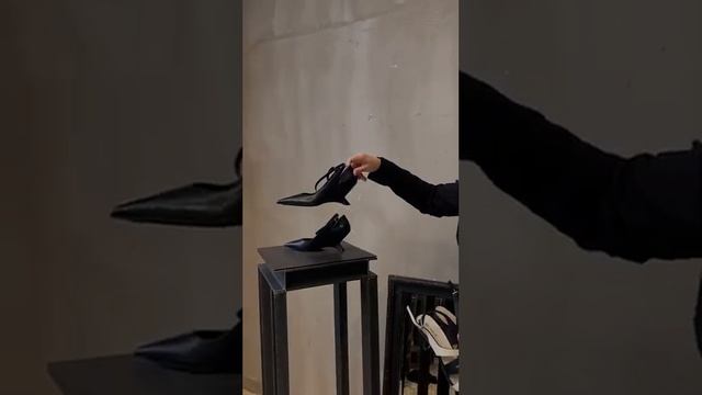 Обзор на изделия Модного дома Янис Чамалиди. Больше обзоров в моём канале 🖤 Https://t.me/bag_ira29