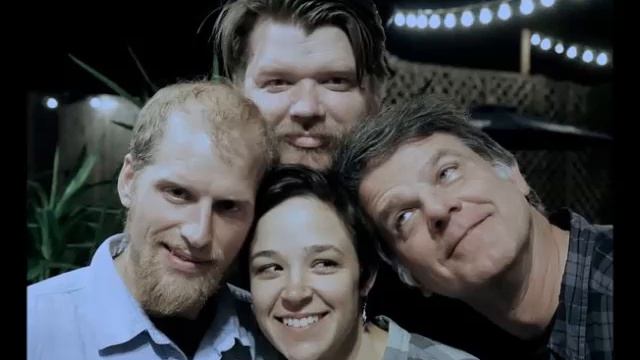The Dead Pigeons Artist Direct FM 100 5 смотреть онлайн