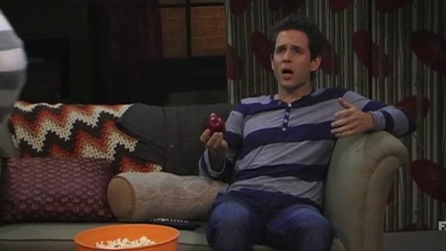 Dennis Can't Eat the Skin of the Apple смотреть онлайн