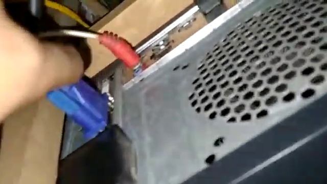 how to connect 2 moniter in one CPU via vga cable.. смотреть онлайн