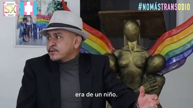 Activista Trans masculino Geovanny Jaramillo habla para las cámaras del Centro Psico Trans de Quito смотреть онлайн