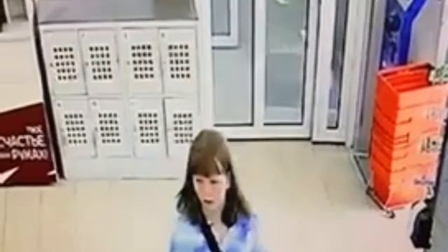 В Тюмени полицейские устанавливают личность девушки, подозреваемой в краже смотреть онлайн