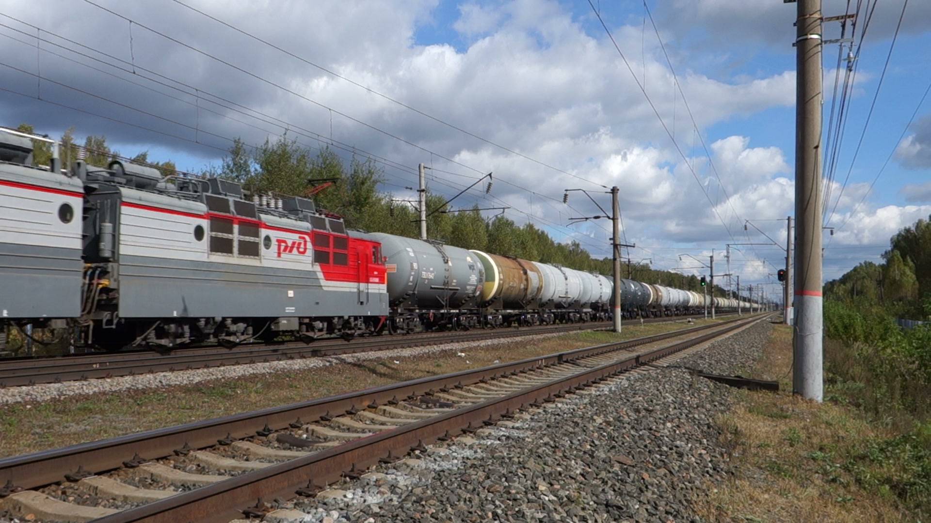 Электровоз ВЛ80с-299 с наливным поездом на перегоне Доскино - Игумново смотреть онлайн