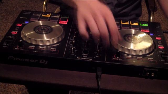 Pioneer DDJ-SB 2 X Serato DJ Demo