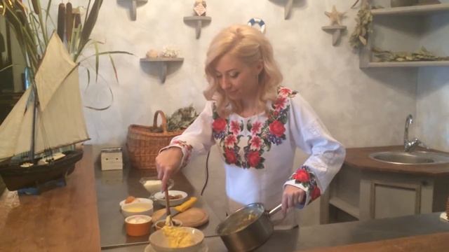 Тоня Матвиенко готовит банош для читателей "Отдохни!". Бэкстейдж смотреть онлайн