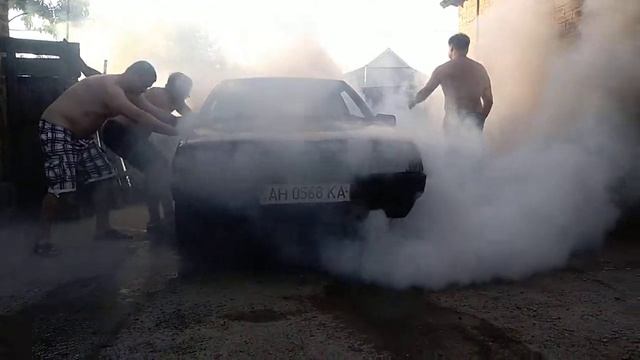 Палим резину!!! смотреть онлайн