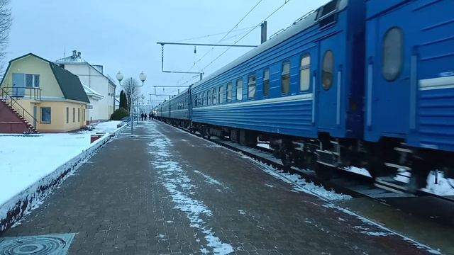 ЧС4т-598 с поездом Мин Воды/Адлер-Минск на станции Бобруйск. смотреть онлайн