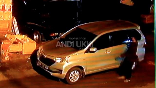Aksi Pencurian Ban Serep Mobil di Parepare Terekam CCTV | 26 Juni 2023 | #viral смотреть онлайн