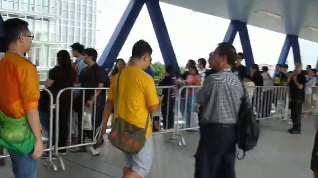 Hong Kong new Apple retail store opening a.MOV смотреть онлайн