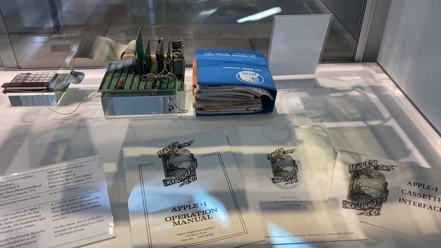 Deutsches Museum adds recreated Apple-1 manuals to computer exhibition смотреть онлайн
