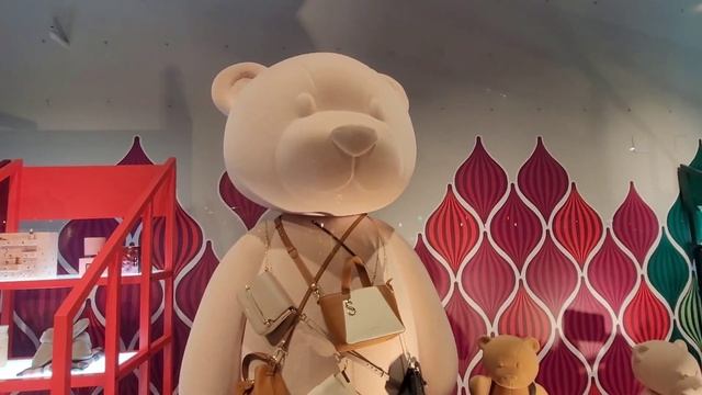 First Look at the John Lewis Windows for Christmas 2022! смотреть онлайн