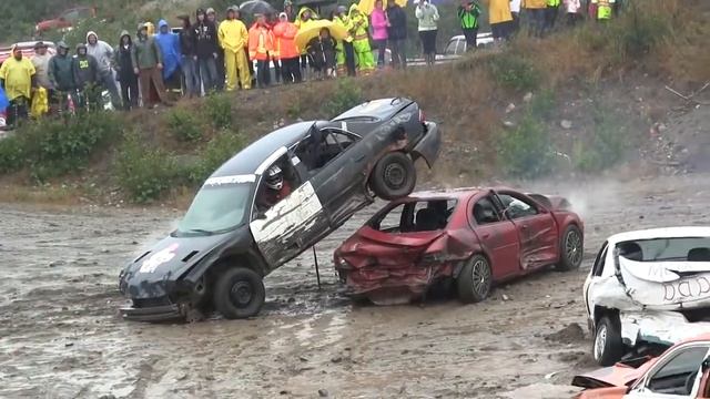 Дерби в болоте на американских авто смотреть онлайн
