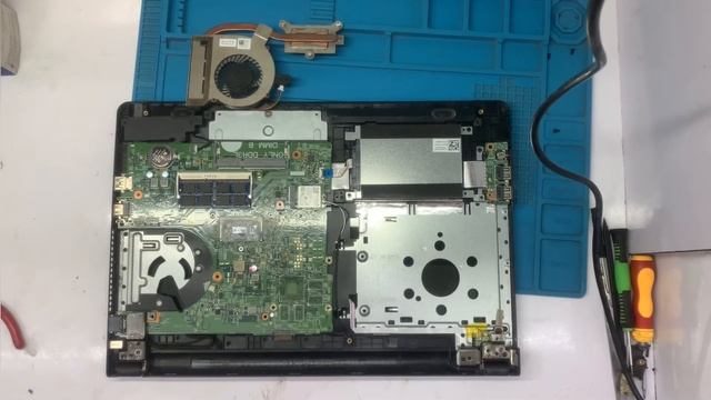 Dell inspiron 15 3000 series 3567 keyboard and fan not working over heating problems Rectified смотреть онлайн
