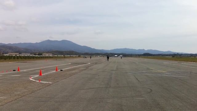 Jay vs Jeep Grand Cherokee SRT8 смотреть онлайн