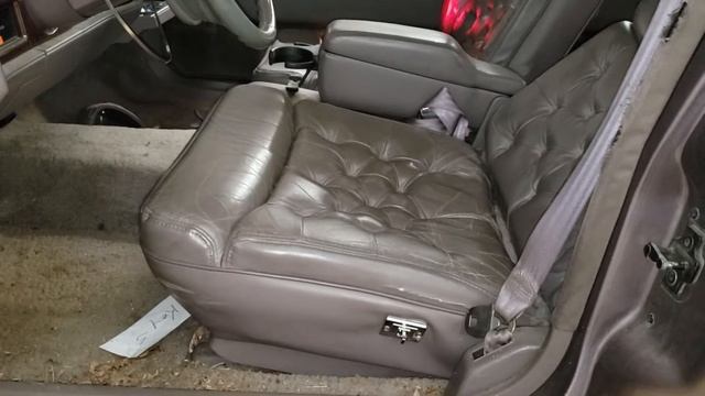 FOR SALE - 19J1358 - 1992 Cadillac Fleetwood - Left Driver Side Front Power Seat смотреть онлайн