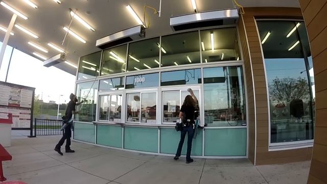Commercial Window Cleaning смотреть онлайн