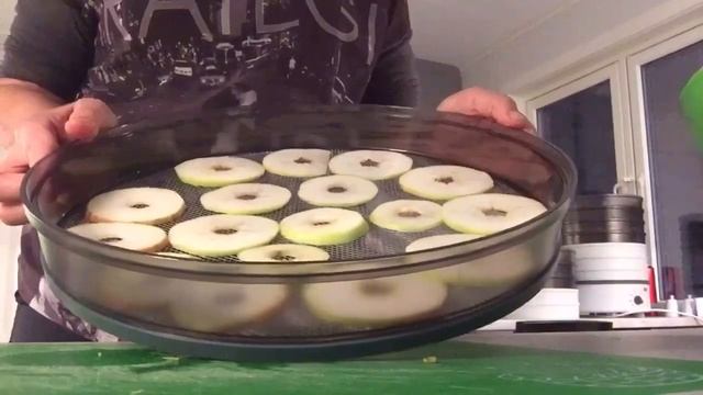 Too many apples? Two ways to preserve apples for storage смотреть онлайн