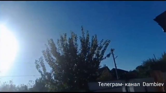 ⚡️СВО 18+ Стая "Гераней" идет на цели сквозь плотный огонь из стрелкового оружия над Сумами смотреть онлайн
