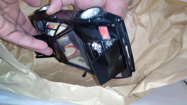 Lamborghini Countach Bburago 1:18 #diecast #lamborghini #countach #burago #bburago #carcollection