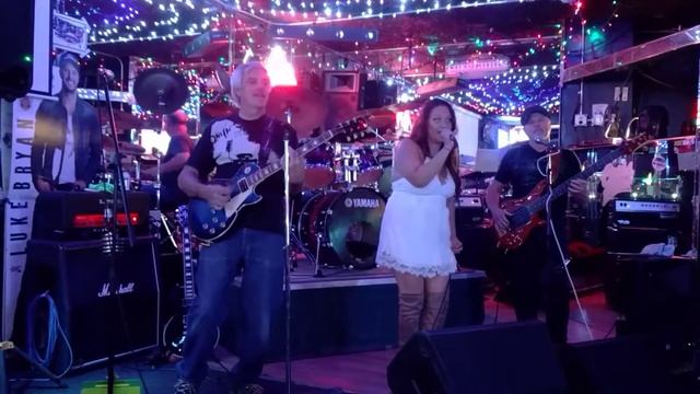 Miranda Lambert's Mama's Next Broken Hart Performed By RETROPAK Live at Cadillac Ranch Apple Valley смотреть онлайн