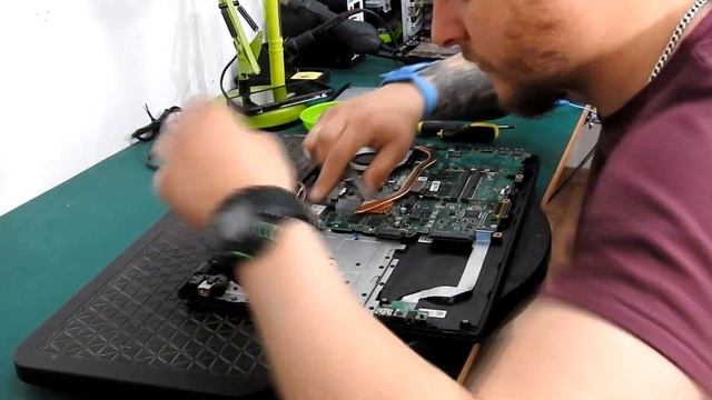 Naprawa laptopa. system nie uruchamia się ,reset hasła BIOS-u смотреть онлайн