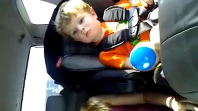Jaidon - singin & movin n car seat n truck. Lol! смотреть онлайн